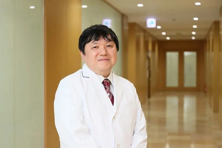 院長　清水 岳久　氏